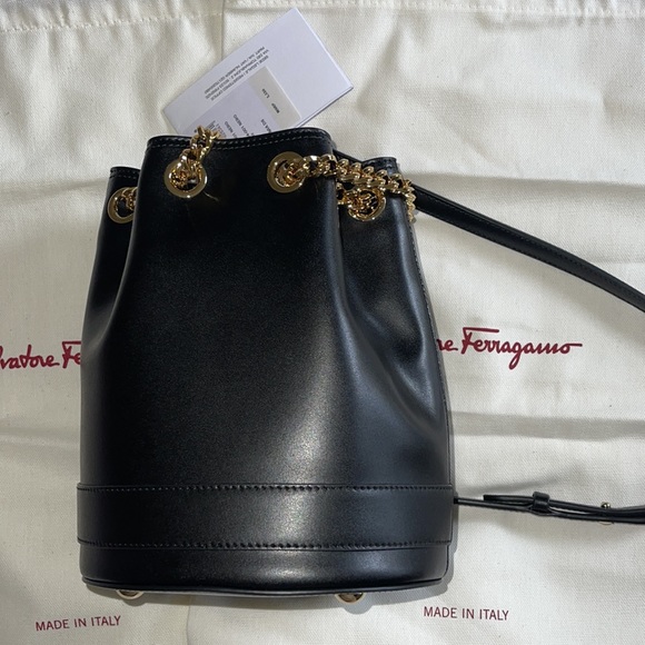 Salvatore Ferragamo Vara Bucket Bag in Small NWT - Picture 5 of 10